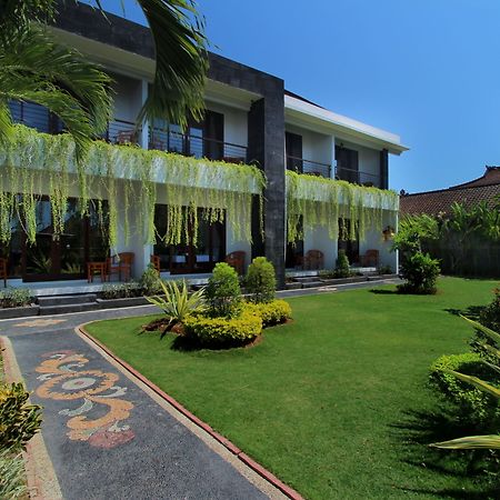 Srikandi Inn Kuta Selatan Kültér fotó