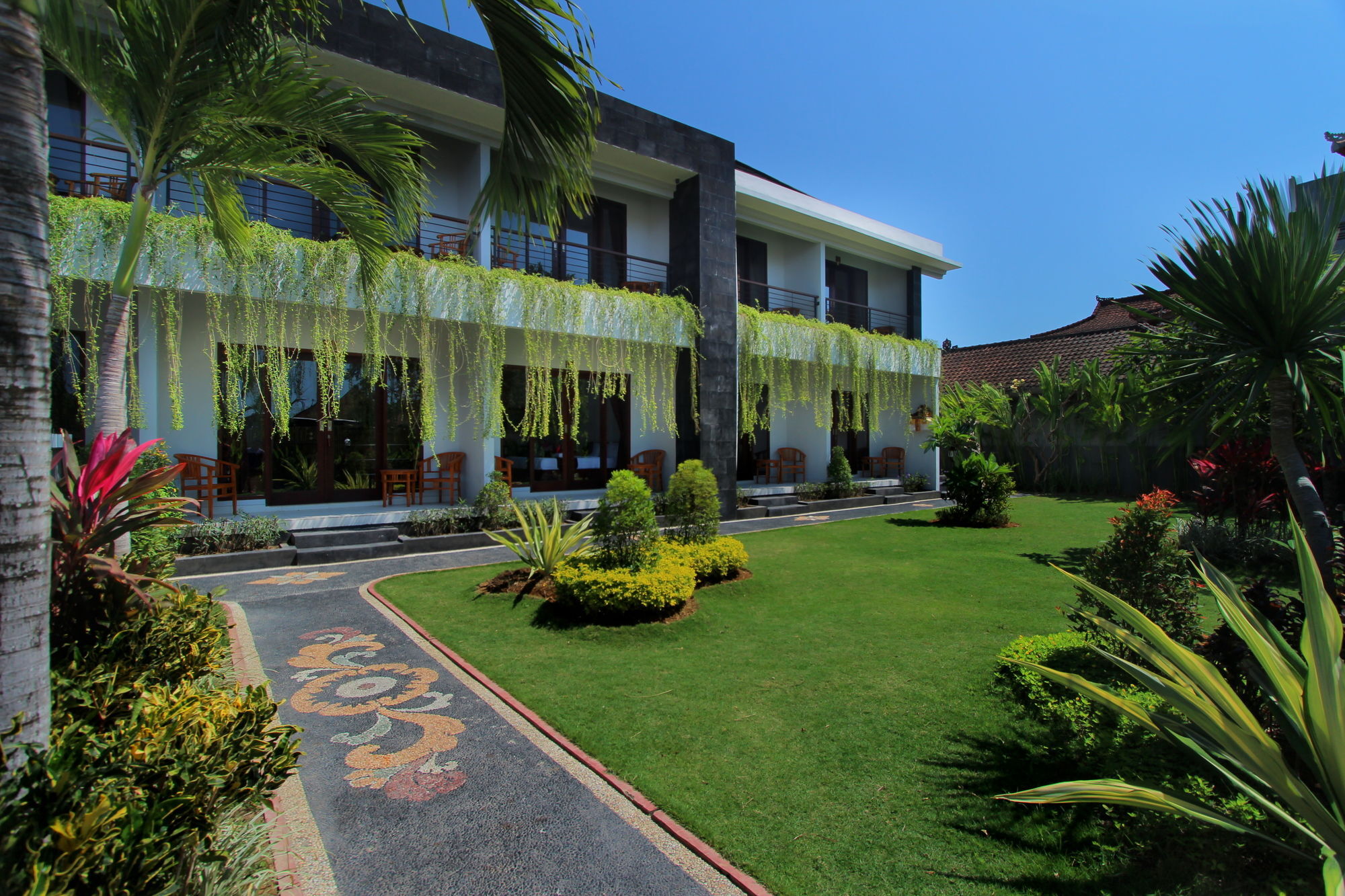 Srikandi Inn Kuta Selatan Kültér fotó